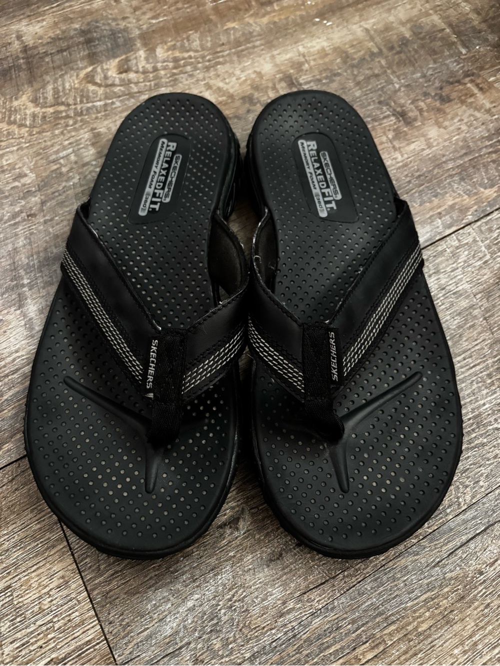 Skechers Black Men's Relaxed Fit Flip-Flop Sandals with Contrast Stitching